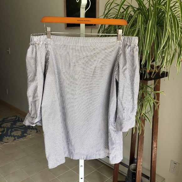 Theory Joscla Mason Off Shoulder Top - Picture 3 of 6